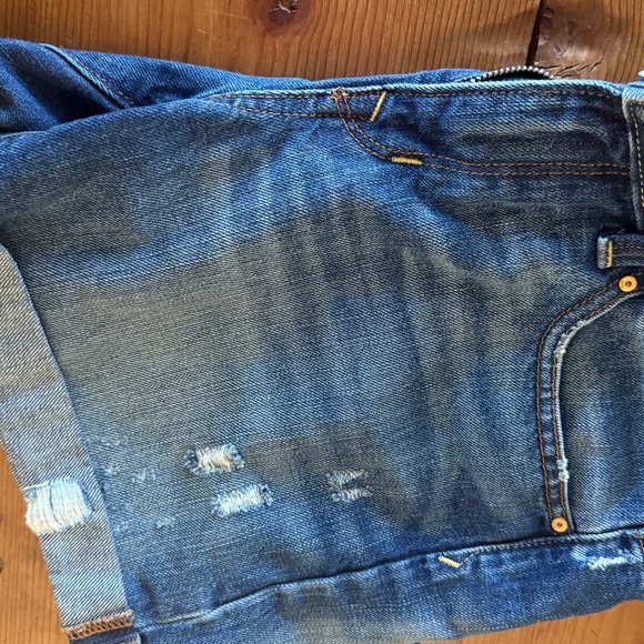 GAP Sexy Boyfriend Shorts Distressed Denim, Rolled Cuff Women’s 28r - Picture 6 of 7